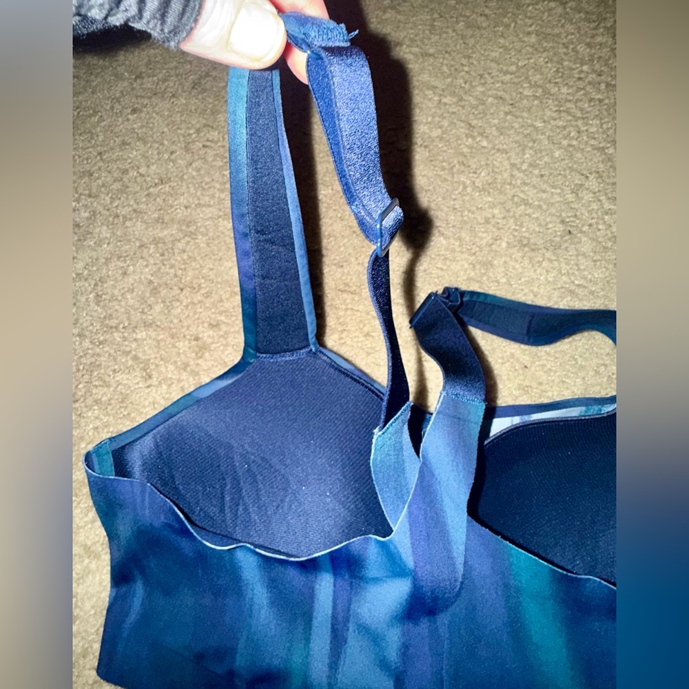 Victorias Secret size 36 DD sport bra like new - Picture 7 of 8